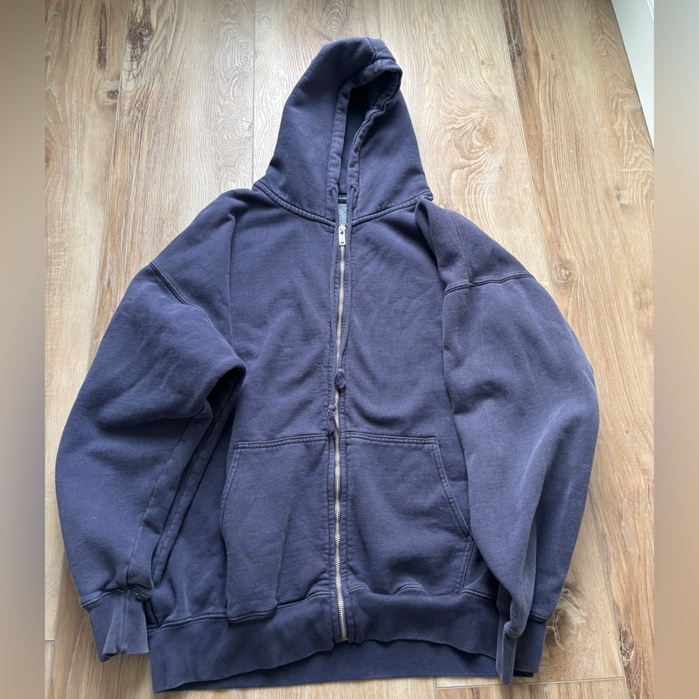 Brandy Melville zip up